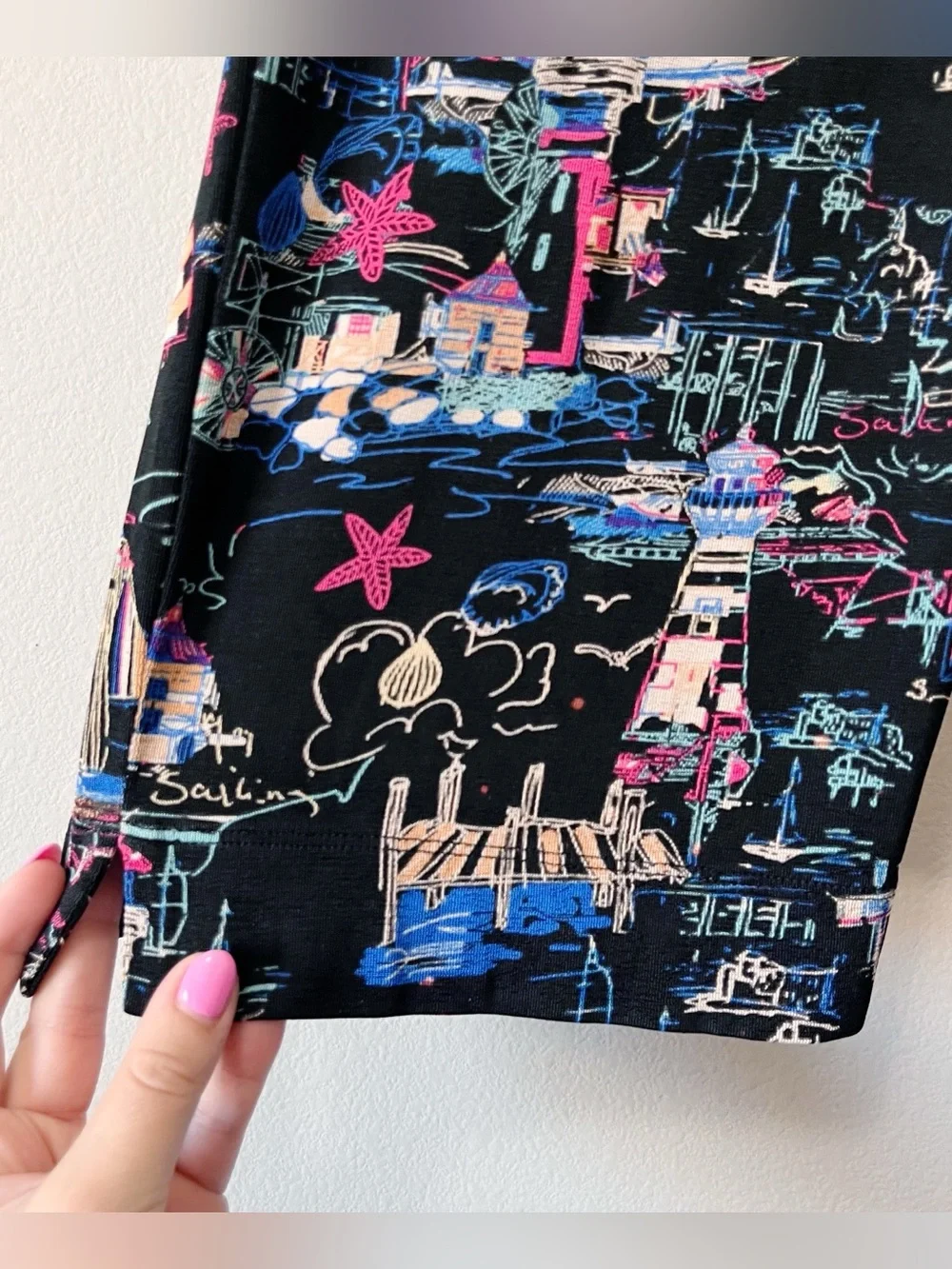 Chicos Travelers Black Multicolored Nautical Print Cropped Pants Size 1 Medium